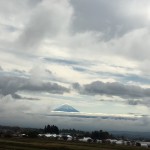今日の幻想的な富士山と窓拭き